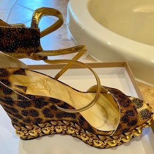 Christian louboutin wedges size 39